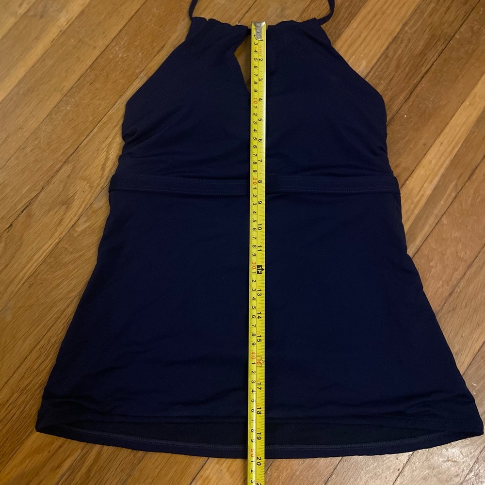 Athleta “key hole” swim suit top - Picture 6 of 7